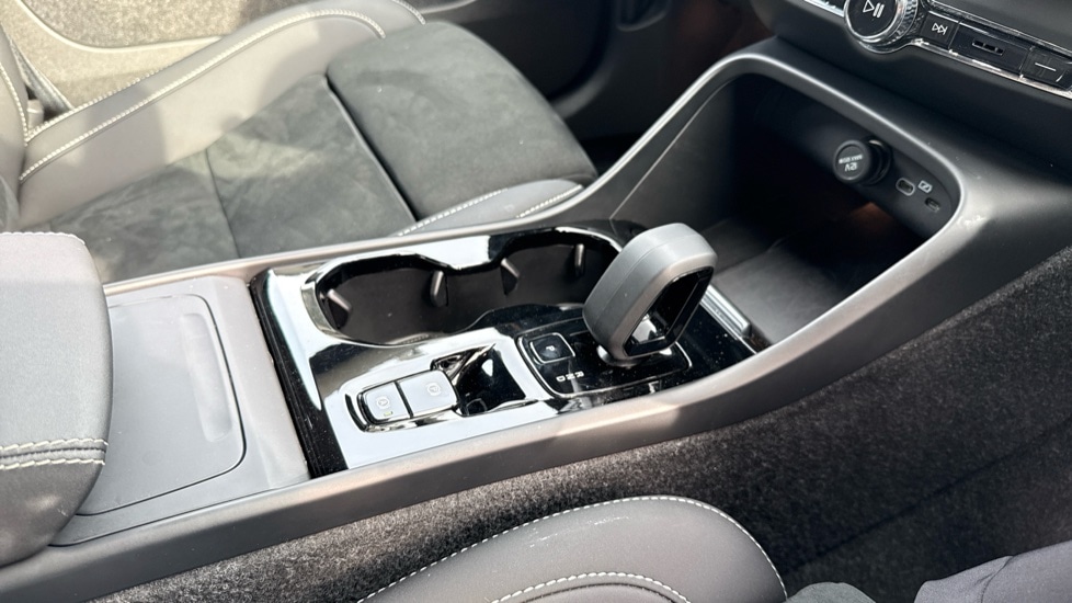 Used Volvo XC40 2024 for sale - 77059166: Photo 24