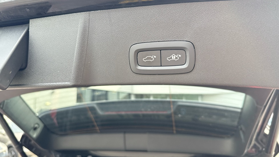 Used Volvo XC40 2024 for sale - 77059166: Photo 41