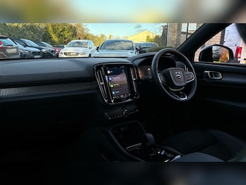 Used Volvo XC40 2023 for sale - 79256528: Photo