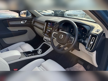 Used Volvo XC40 2025 for sale - 78080962: Photo