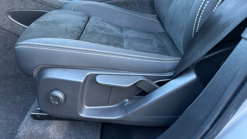 Used Volvo XC40 2025 for sale - 77539718: Photo 30