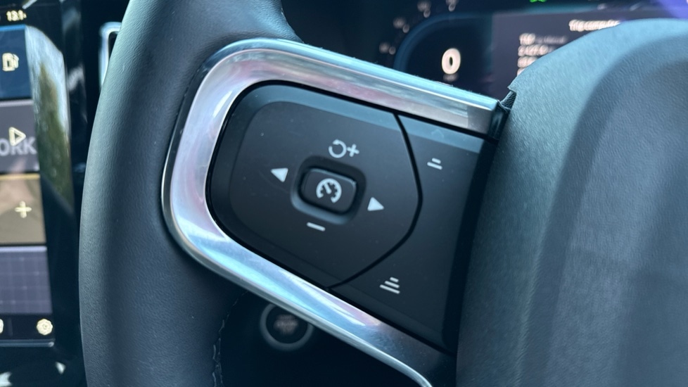 Used Volvo XC40 2025 for sale - 77539718: Photo 38