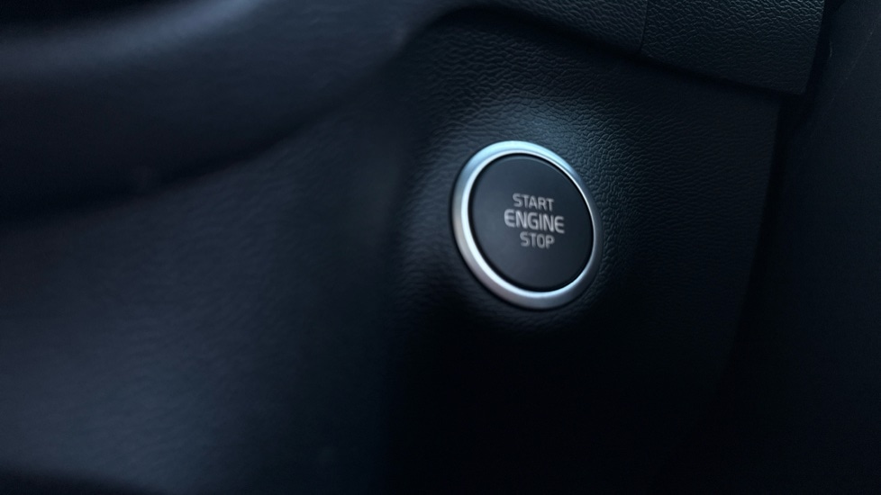 Used Volvo XC40 2025 for sale - 77539718: Photo 41