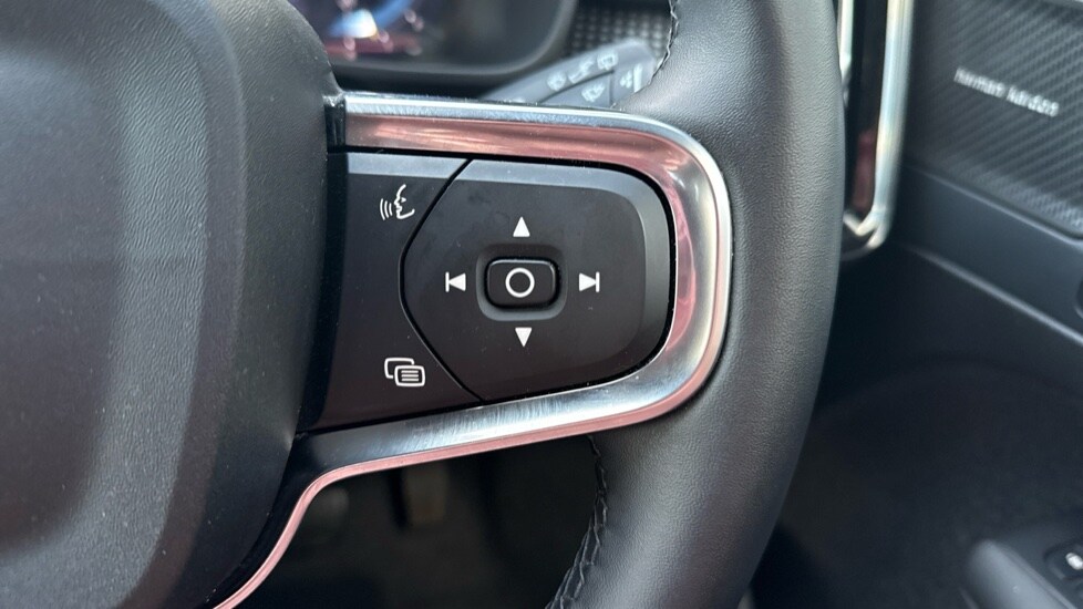 Used Volvo XC40 2024 for sale - 76928087: Photo 33