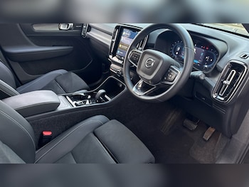 Used Volvo XC40 2024 for sale - 76928087: Photo