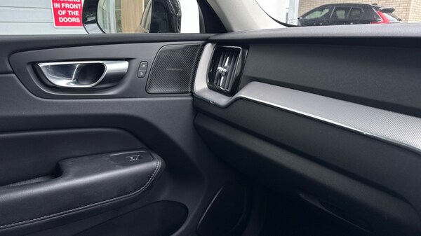 Used Volvo XC60 2022 for sale - 76191123: Photo 17