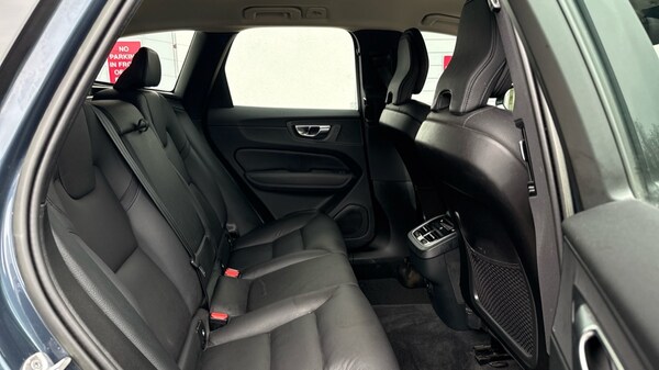 Used Volvo XC60 2022 for sale - 76191123: Photo 6