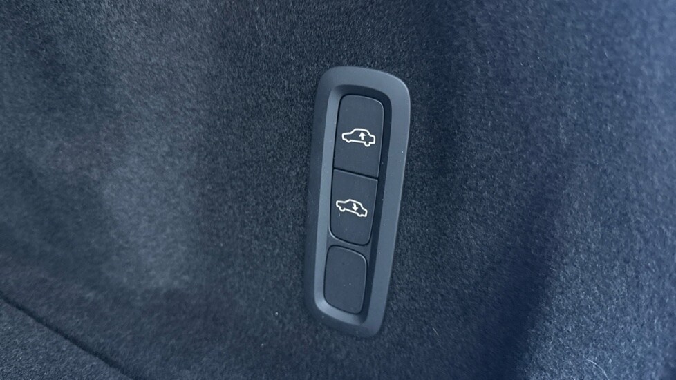 Used Volvo XC60 2025 for sale - 77360479: Photo 15