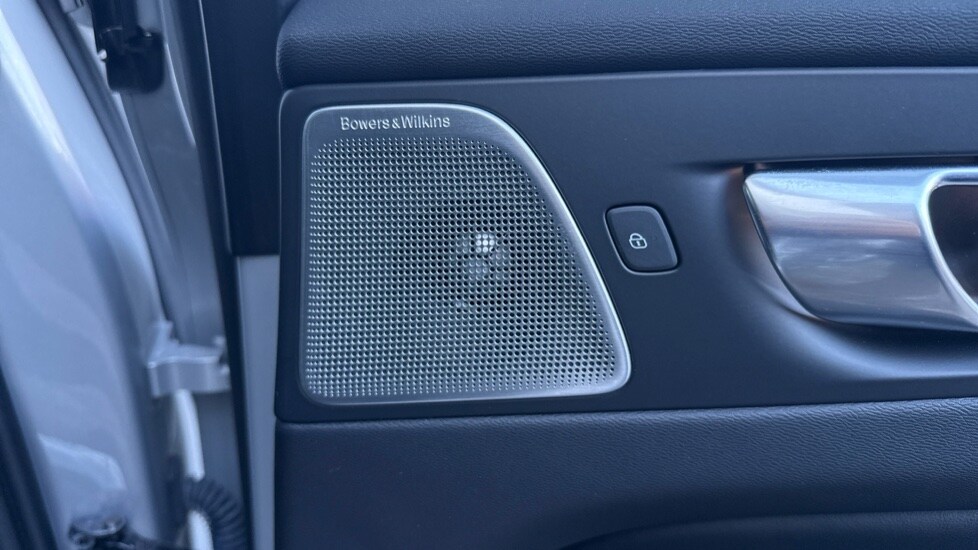 Used Volvo XC60 2025 for sale - 77360479: Photo 32