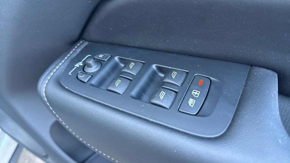 Used Volvo XC60 2025 for sale - 77360479: Photo 43