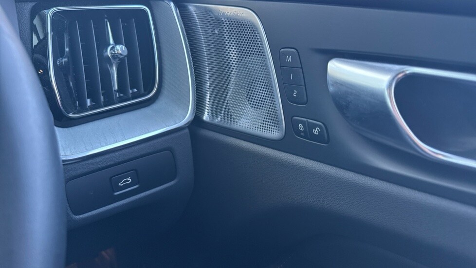 Used Volvo XC60 2025 for sale - 77360479: Photo 44