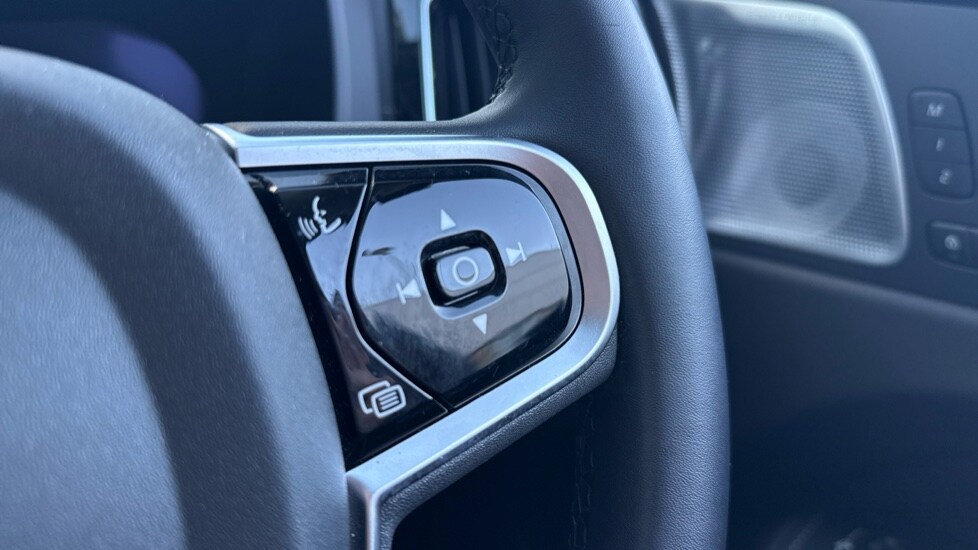 Used Volvo XC60 2025 for sale - 77360479: Photo 45