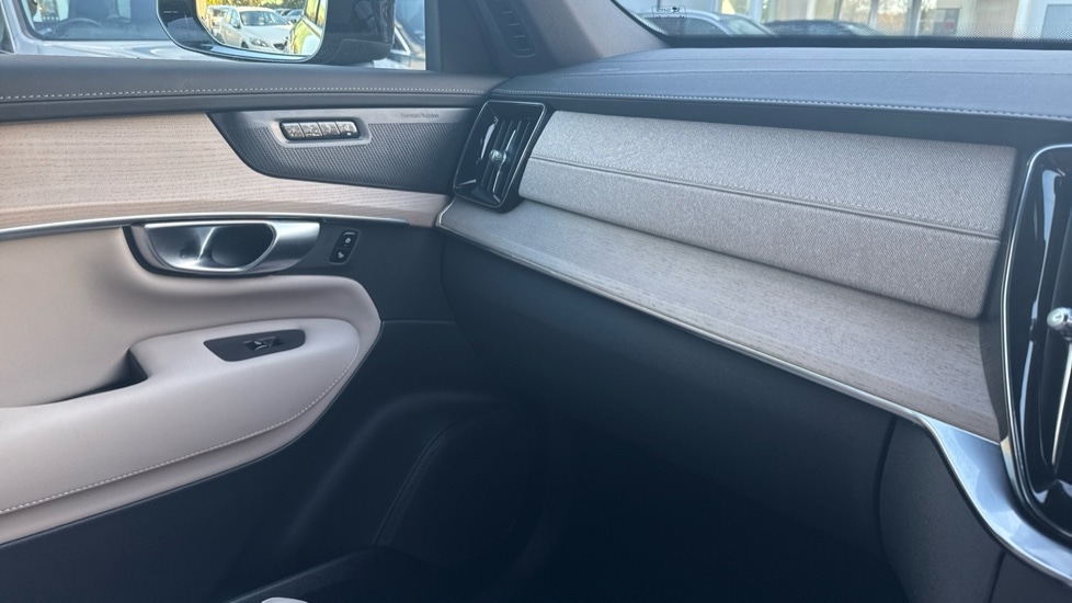 Used Volvo XC90 2025 for sale - 77319077: Photo 41