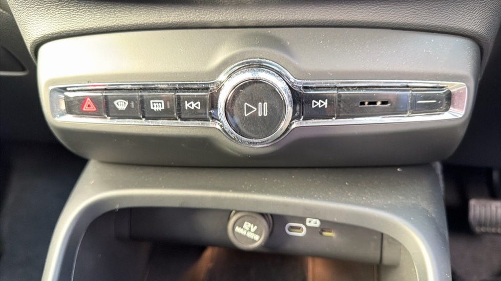 Used Volvo XC40 2024 for sale - 77293398: Photo 25