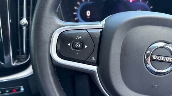 Used Volvo XC60 2021 for sale - 76021917: Photo 22