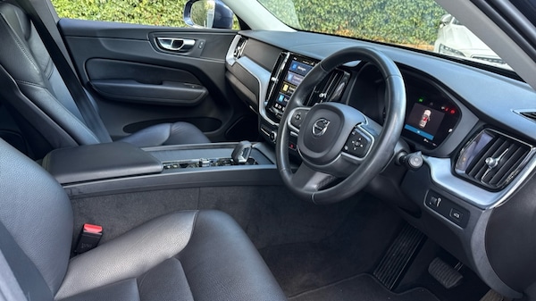 Used Volvo XC60 2021 for sale - 76021917: Photo 4