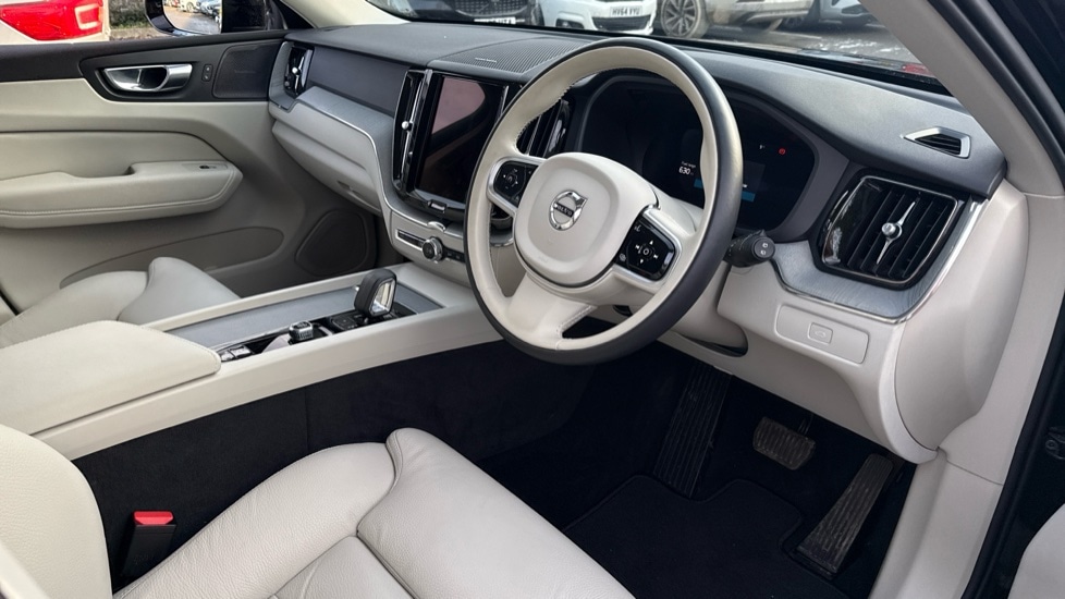Used Volvo XC60 2025 for sale - 77698242: Photo 4