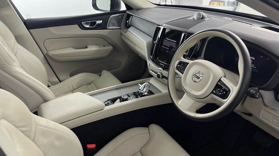 Used Volvo XC60 2025 for sale - 76796304: Photo 4