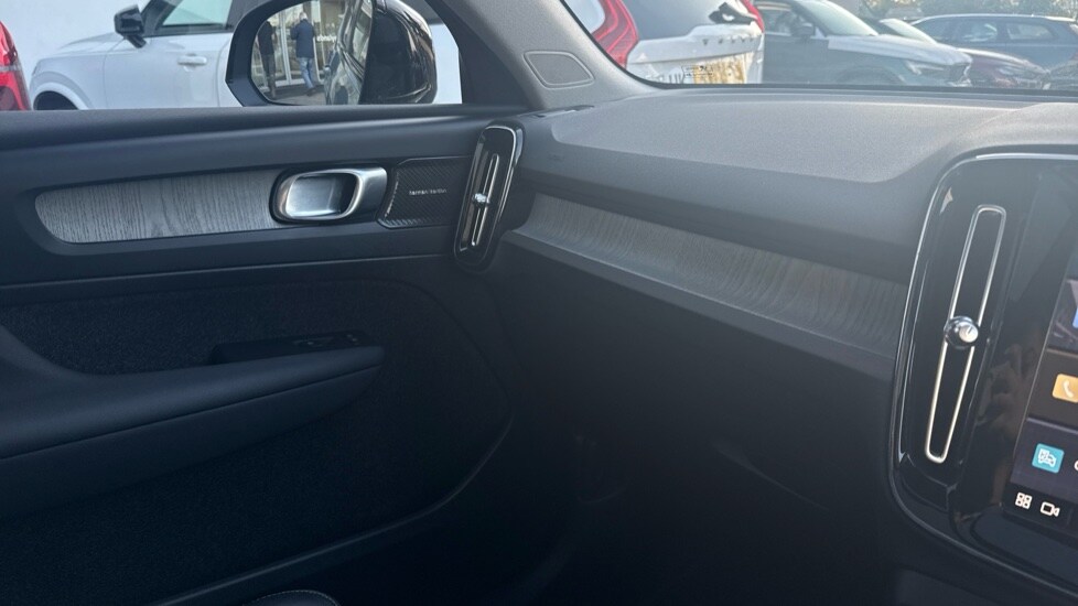 Used Volvo XC40 2022 for sale - 77795178: Photo 37