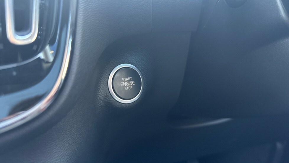 Used Volvo XC40 2022 for sale - 77795178: Photo 41