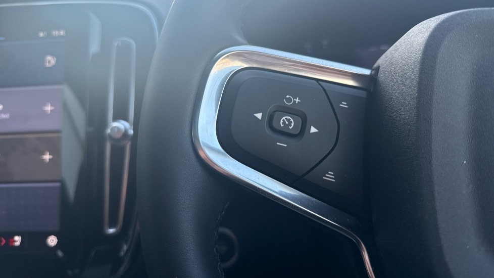 Used Volvo XC40 2022 for sale - 77795178: Photo 42