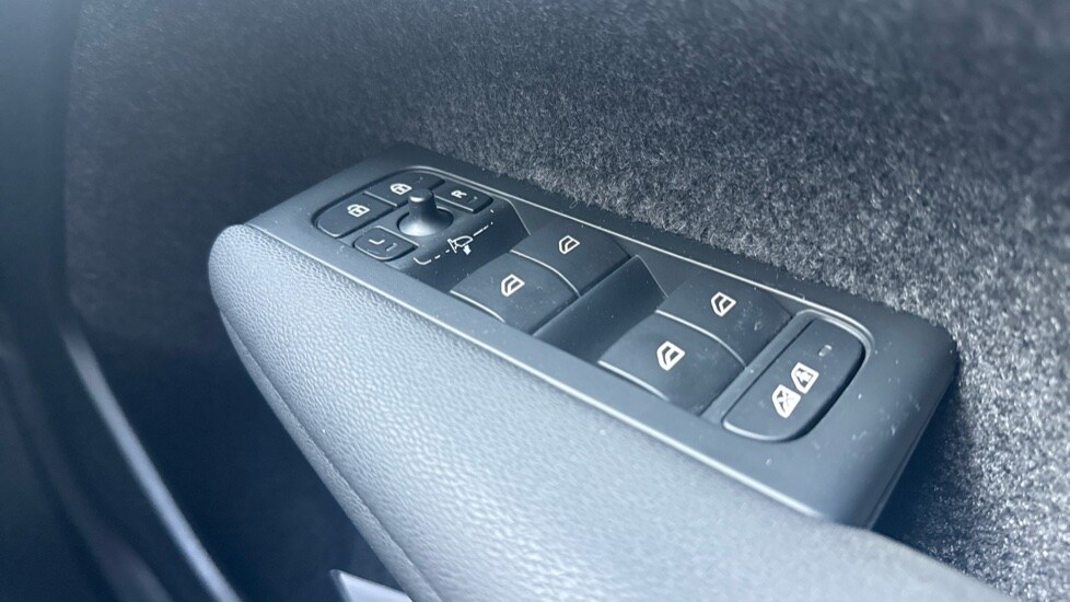 Used Volvo XC40 2022 for sale - 77795178: Photo 44