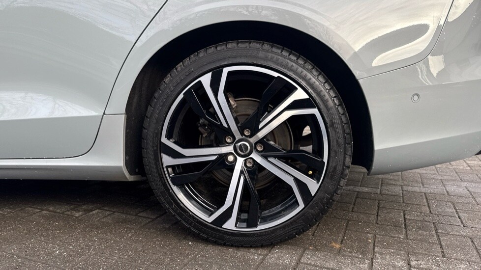 Used Volvo V60 2025 for sale - 77499563: Photo 31