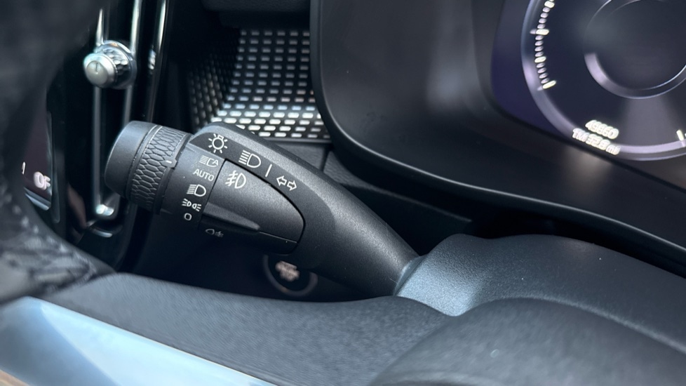 Used Volvo XC40 2021 for sale - 77893972: Photo 32