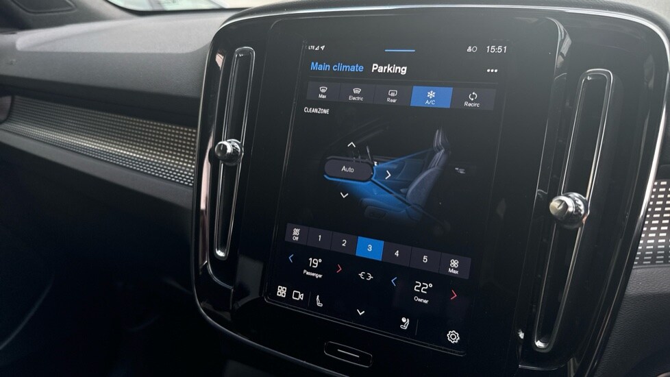 Used Volvo XC40 2025 for sale - 75922084: Photo 16