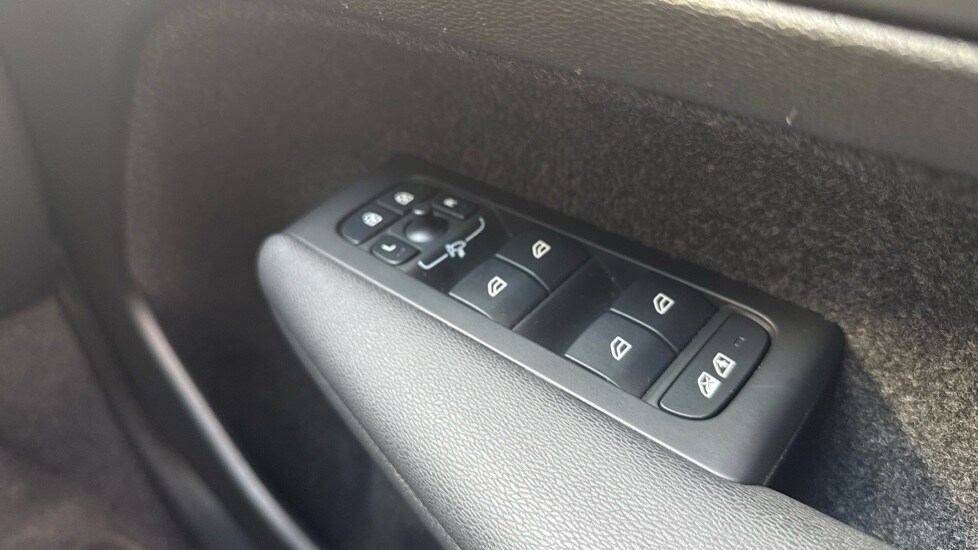 Used Volvo XC40 2025 for sale - 75922084: Photo 31