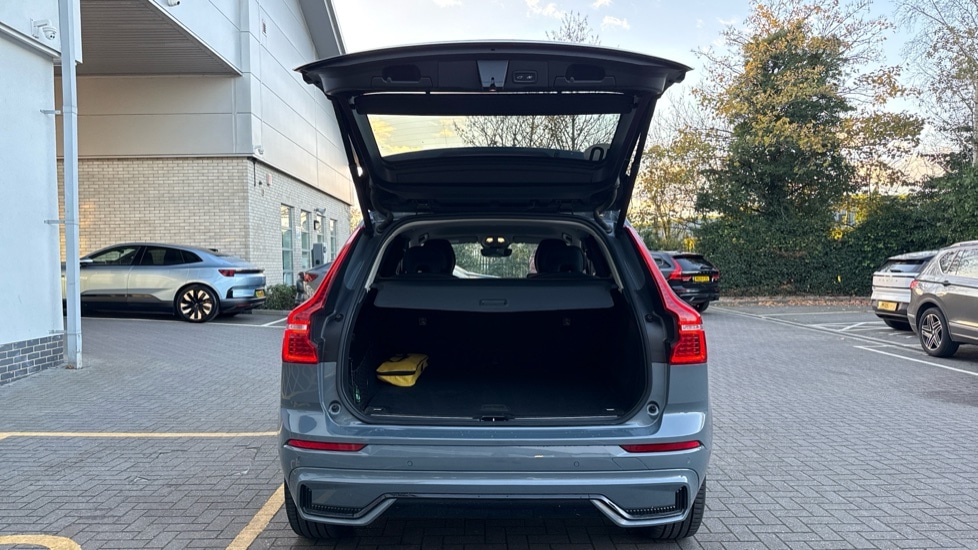 Used Volvo XC60 2023 for sale - 76635732: Photo 13