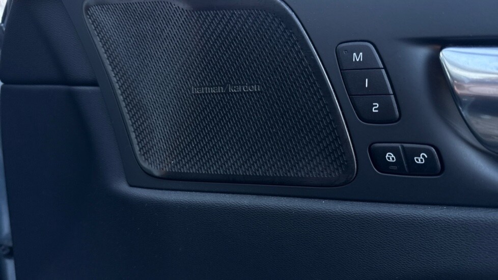 Used Volvo XC60 2023 for sale - 76635732: Photo 25