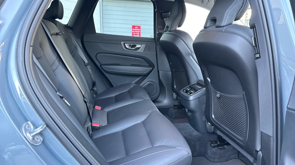 Used Volvo XC60 2023 for sale - 76635732: Photo 30