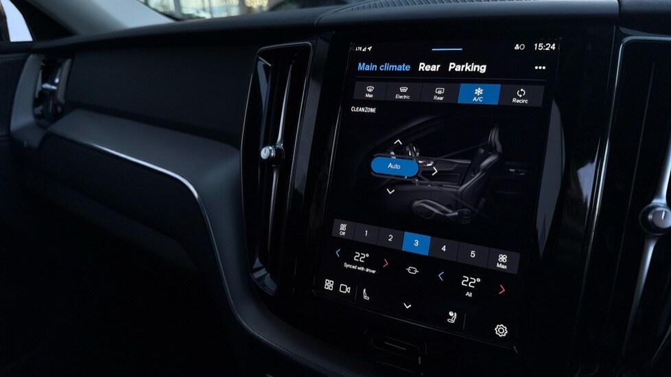 Used Volvo XC60 2023 for sale - 76635732: Photo 32