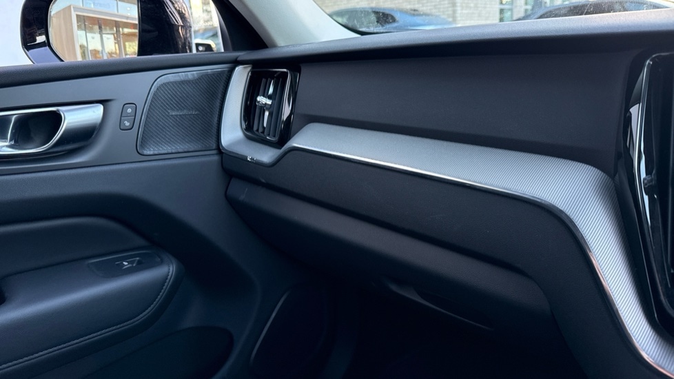 Used Volvo XC60 2023 for sale - 76635732: Photo 34