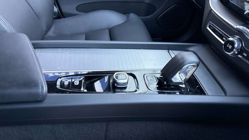 Used Volvo XC60 2023 for sale - 76635732: Photo 41