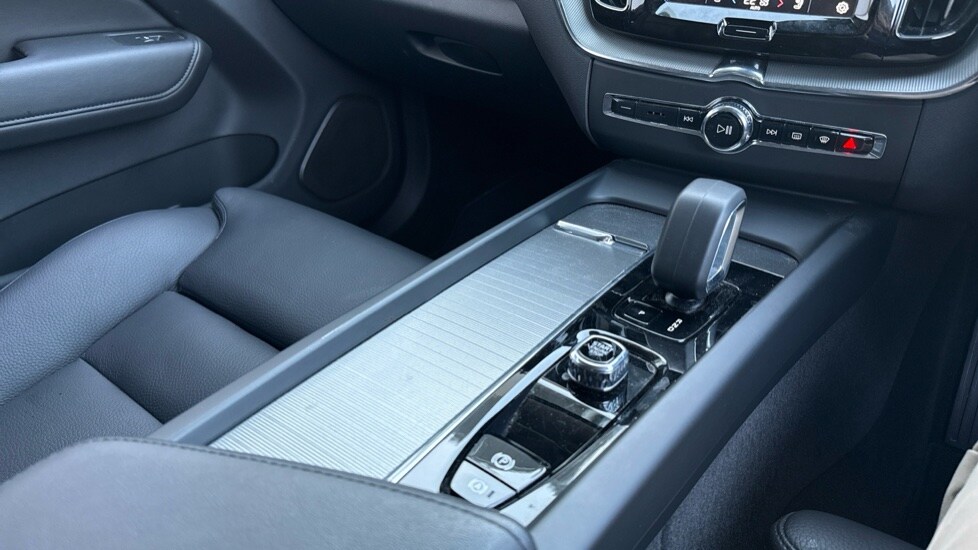 Used Volvo XC60 2023 for sale - 76635732: Photo 42