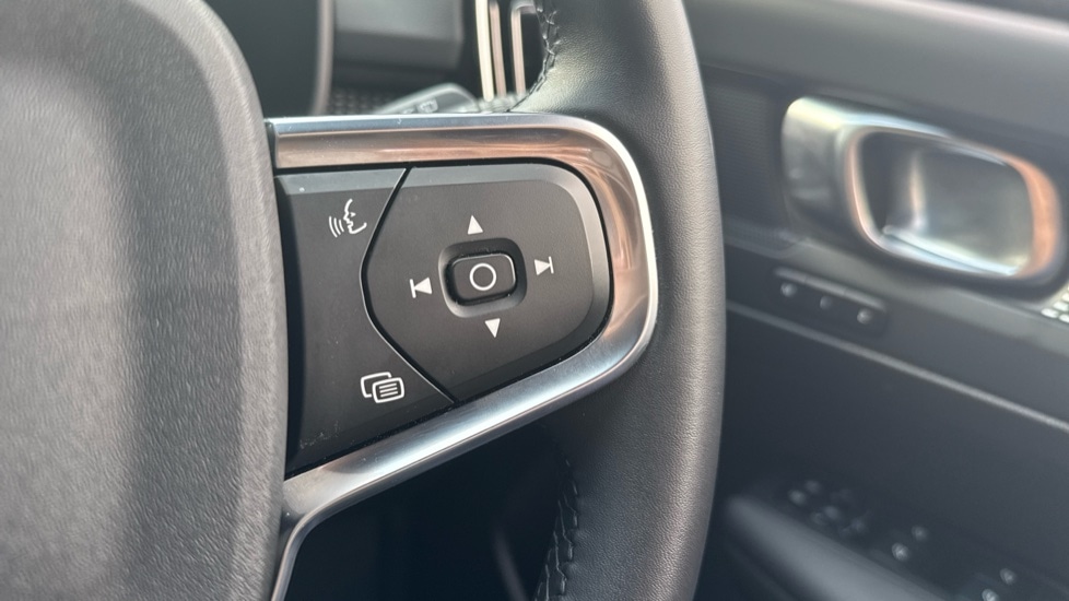 Used Volvo XC40 2025 for sale - 77102536: Photo 27