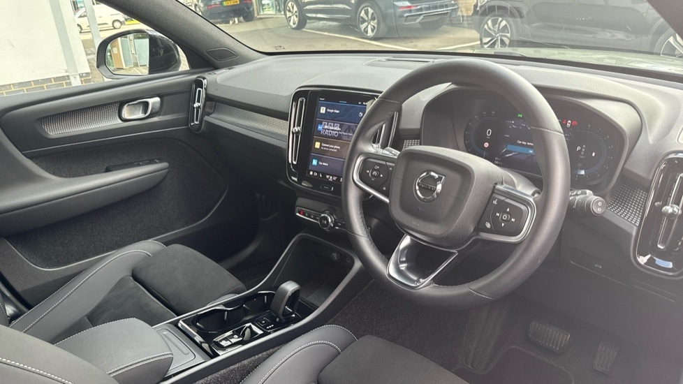Used Volvo XC40 2025 for sale - 77102536: Photo 4