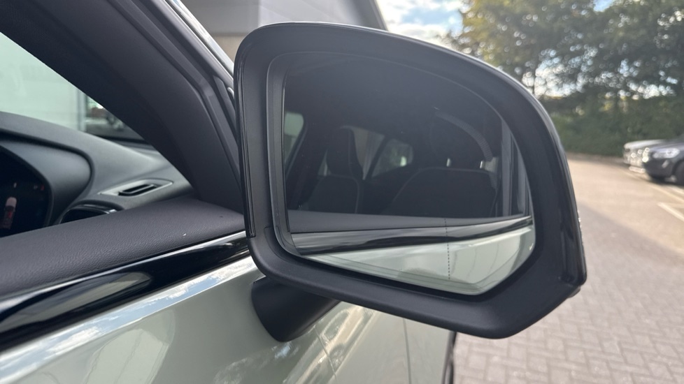 Used Volvo XC40 2025 for sale - 77102536: Photo 40