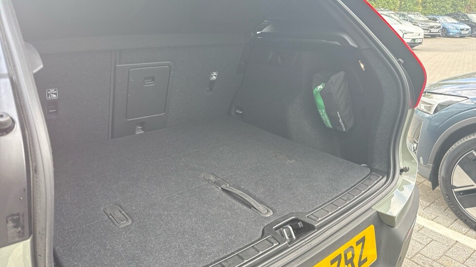 Used Volvo XC40 2025 for sale - 77102536: Photo 45
