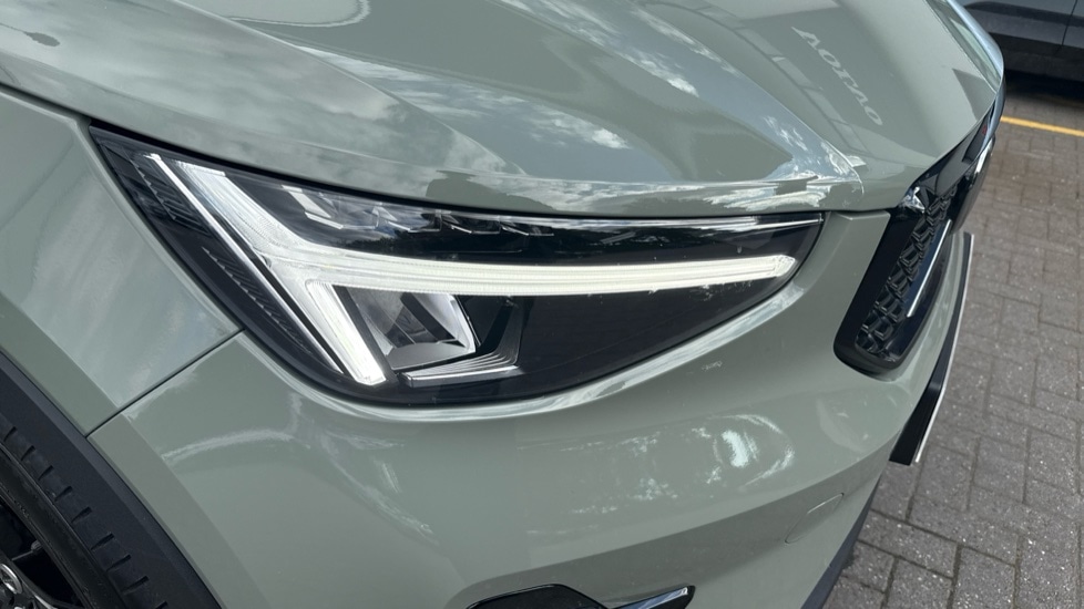 Used Volvo XC40 2025 for sale - 77102536: Photo 58