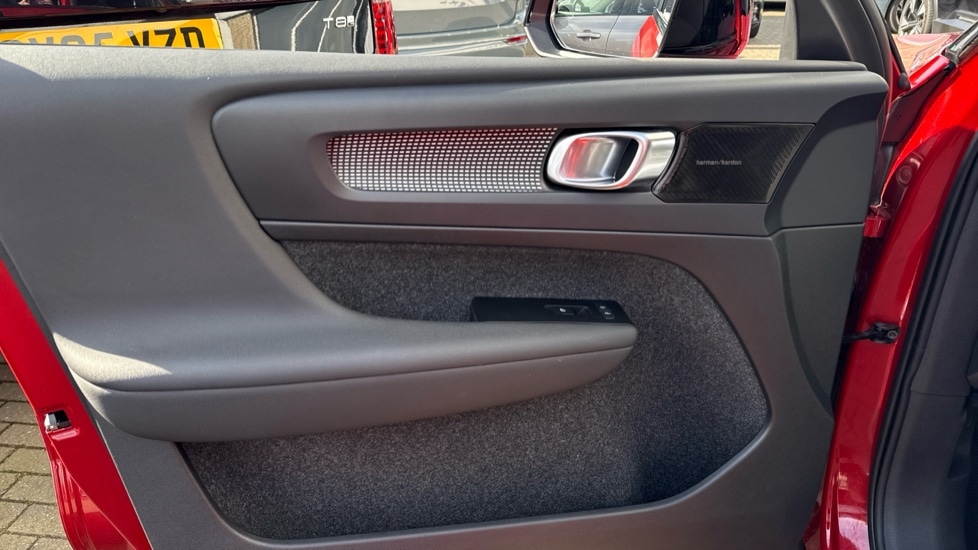 Used Volvo XC40 2021 for sale - 77885355: Photo 46