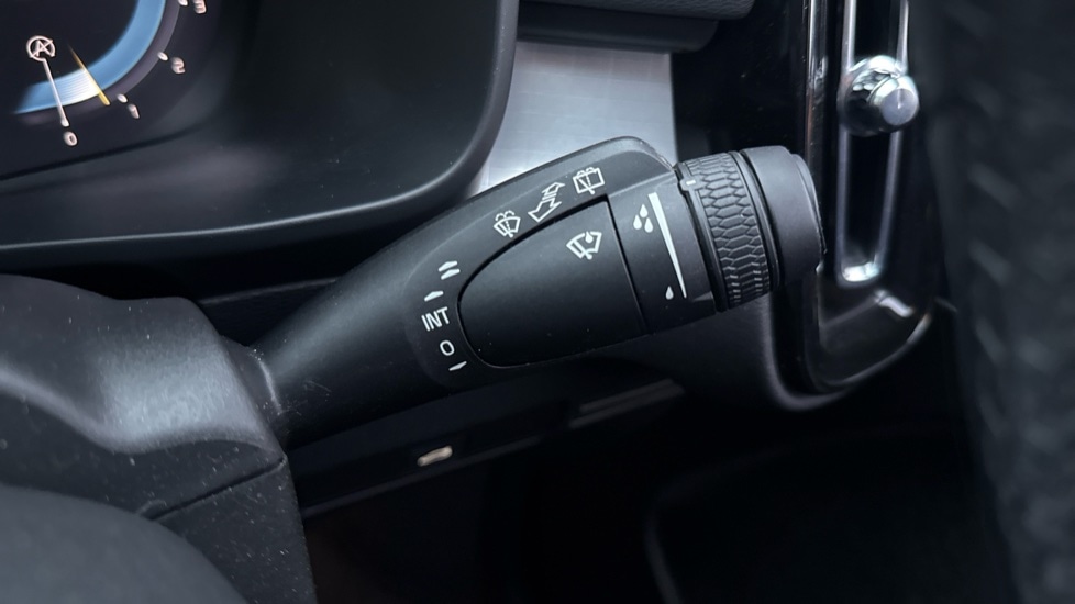 Used Volvo XC40 2024 for sale - 77164166: Photo 40