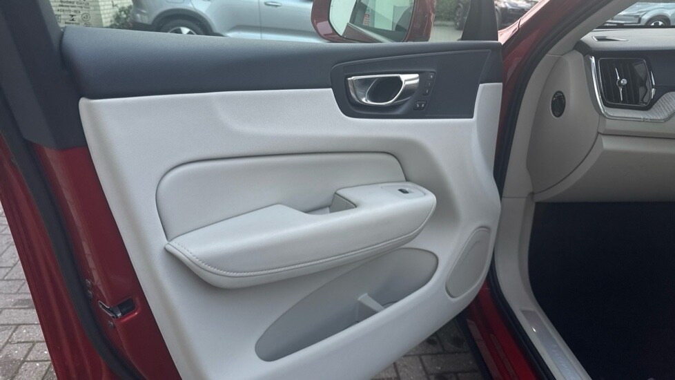 Used Volvo XC60 2021 for sale - 77799828: Photo 30