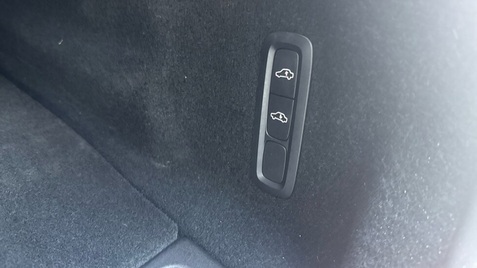 Used Volvo XC60 2021 for sale - 77799828: Photo 35