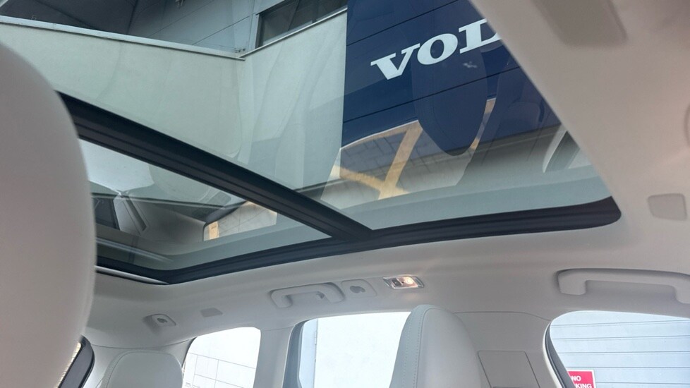 Used Volvo XC60 2021 for sale - 77799828: Photo 39