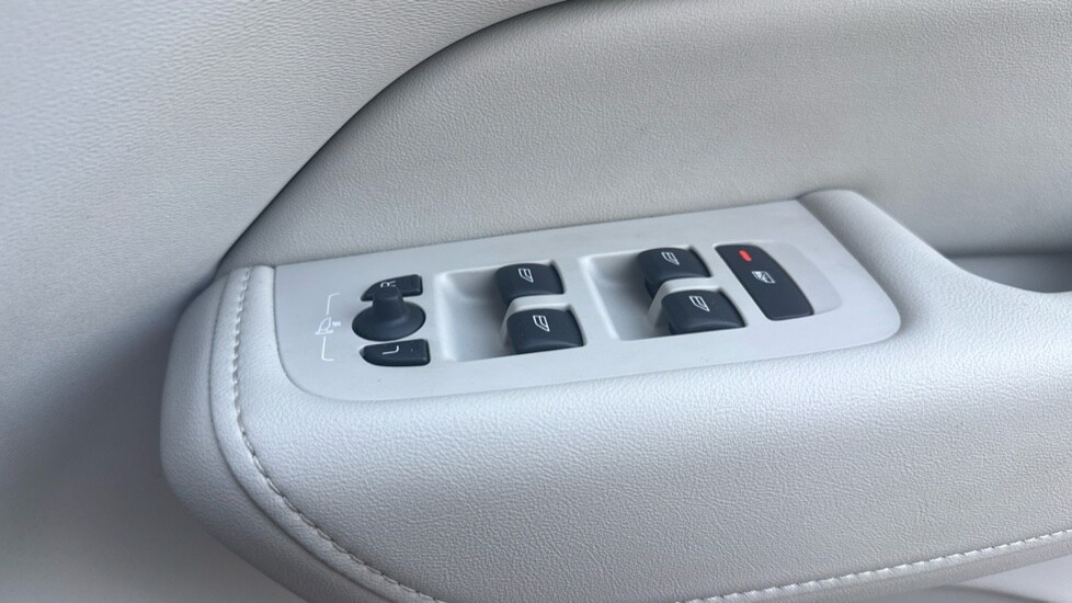 Used Volvo XC60 2021 for sale - 77799828: Photo 45