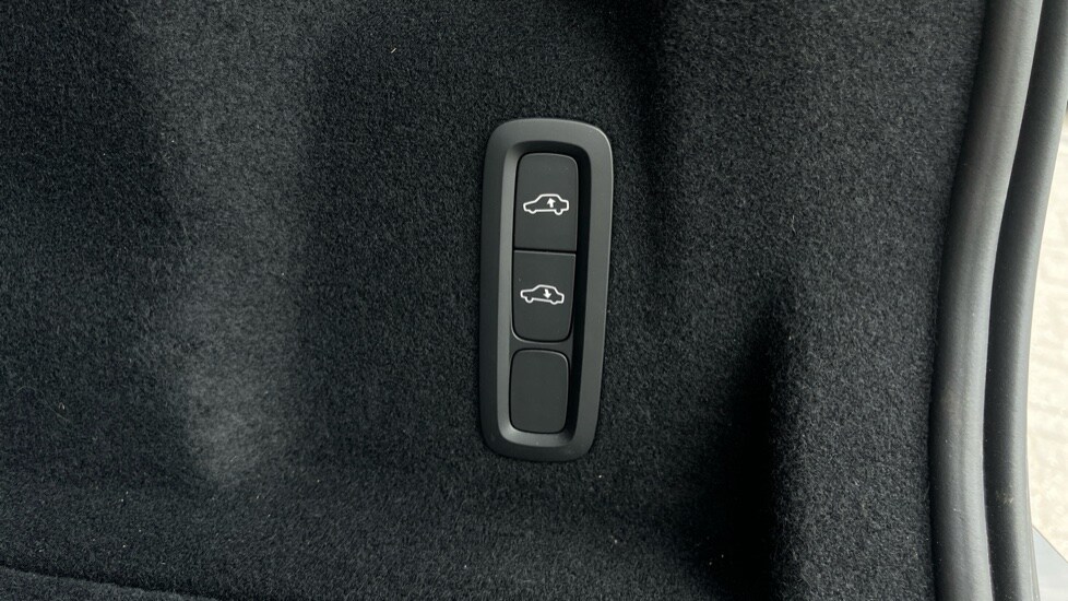 Used Volvo XC60 2024 for sale - 76602991: Photo 42