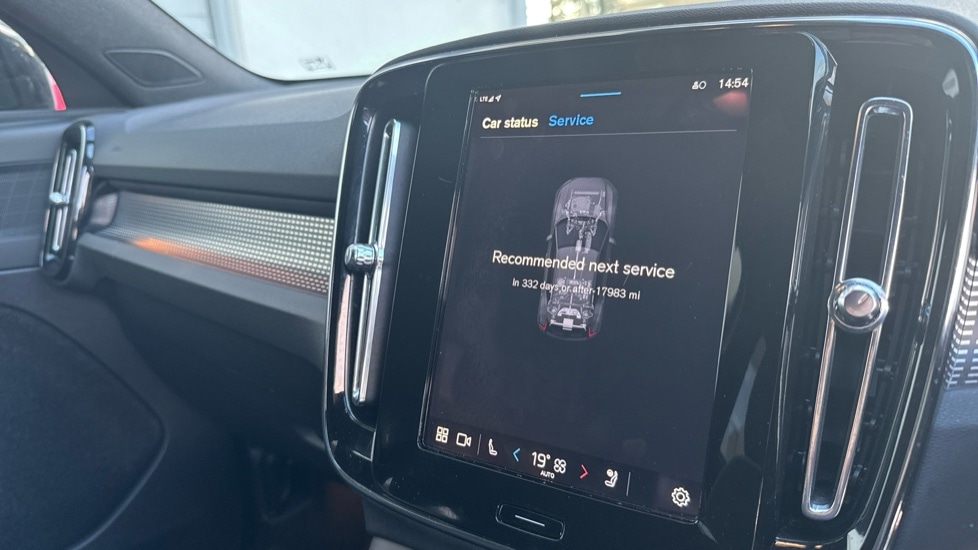 Used Volvo XC40 2024 for sale - 76669883: Photo 14